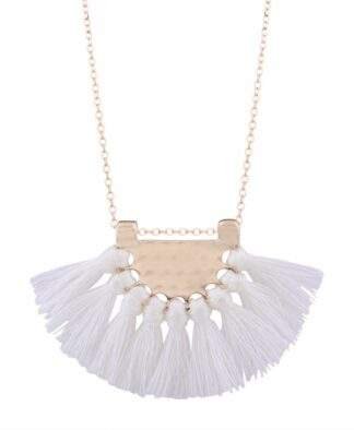 collier pompon blanc