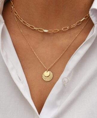 collier multirang avec medaille