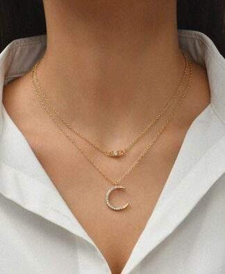 Collier multirangs lune tendance 2024