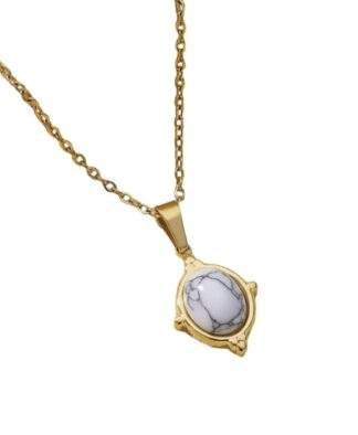 collier medaille blanche tendance 2024
