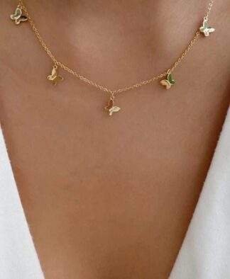 collier pendentifs papillon tendance 2024