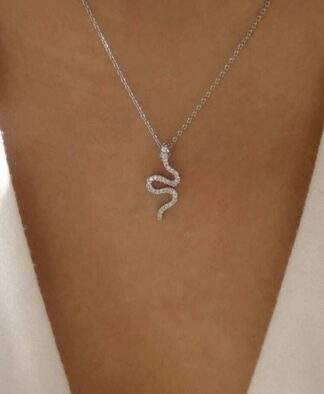 Collier serpent argent tendance 2024