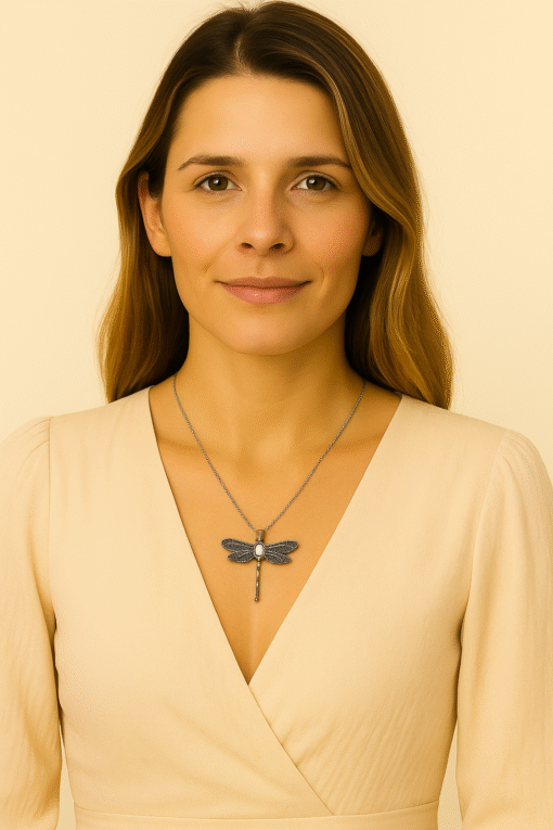 Collier libellule pierre rose