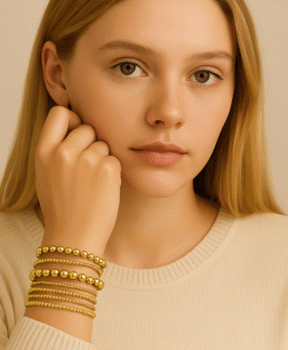 Bracelet en bijoux fantaisie dorés pour femmes, manchette et bracelets à perles, style sophistiqué et tendance, parfait pour accessoiriser toutes les tenues - mode élégante et moderne.